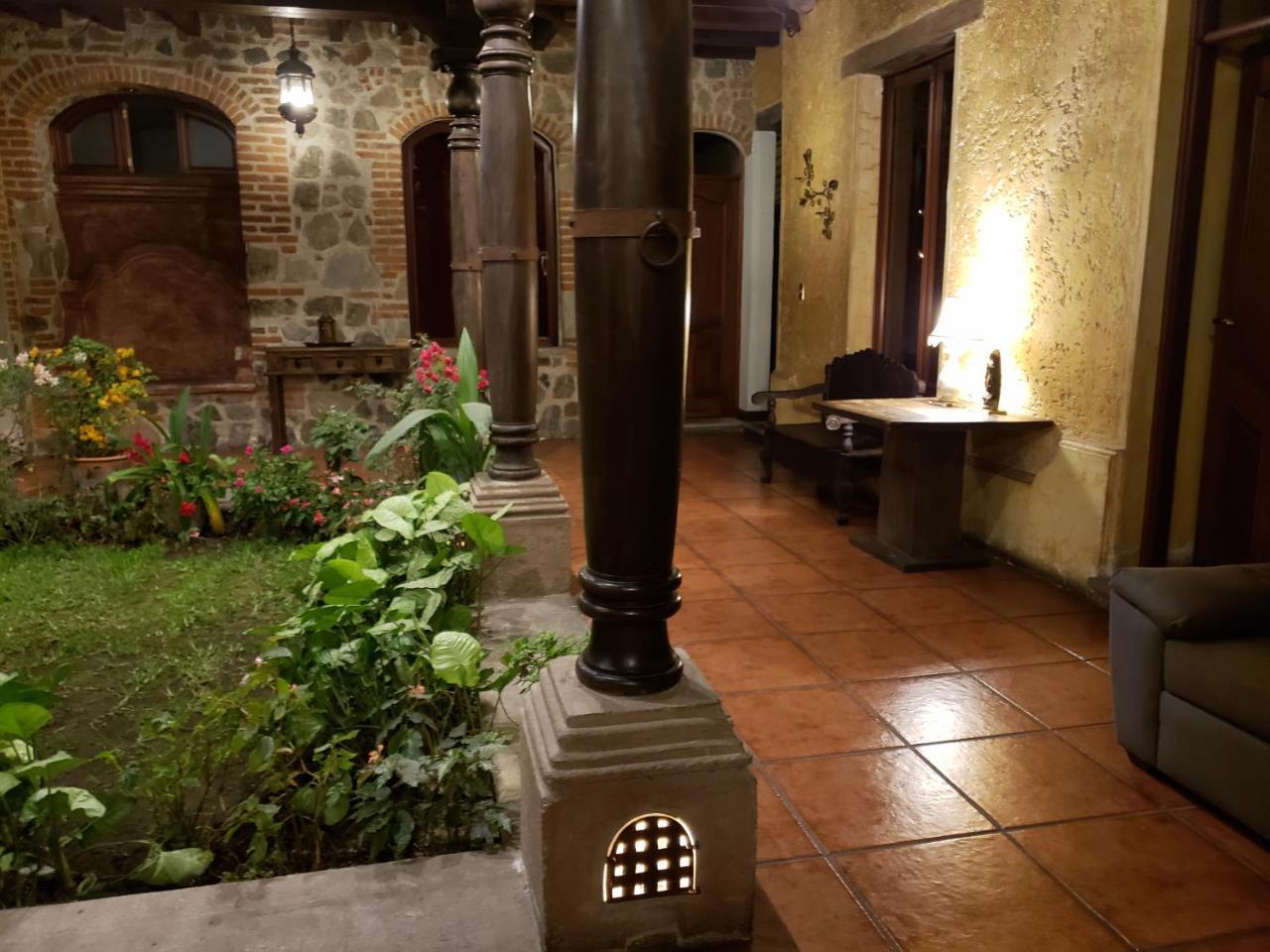 Bed and Breakfast La Casa De La Alameda Antigua Exterior foto